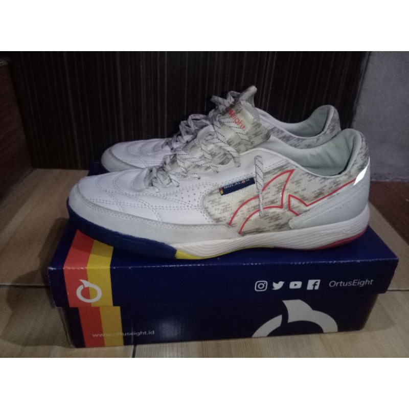 sepatu futsal ortuseight x blb 2
