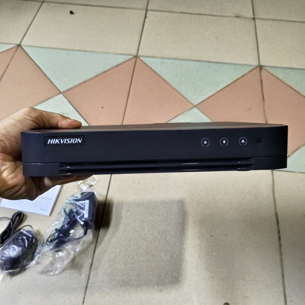 DVR HIKVISION 16 channel iDS-7216HQHI-M1/E 5 MP 5MP resmi