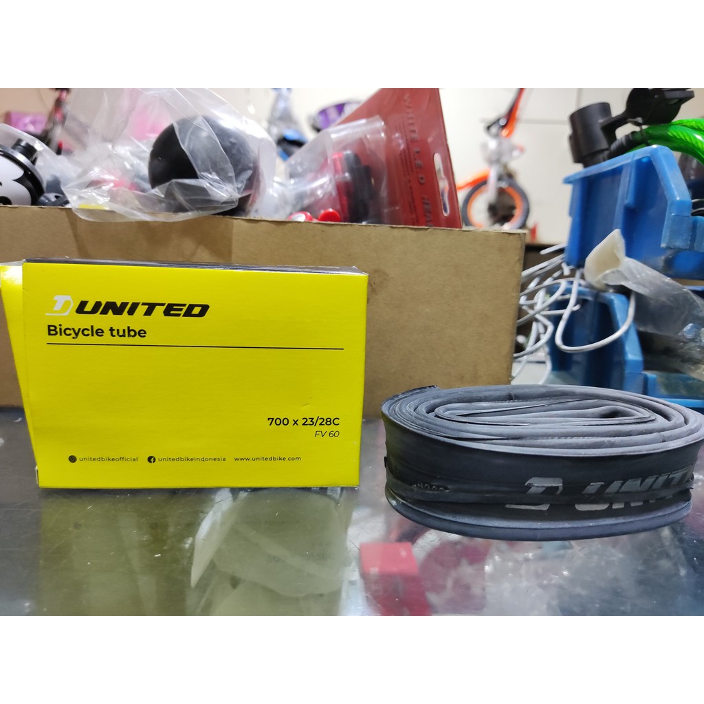 BAN DALAM UNITED 700x28