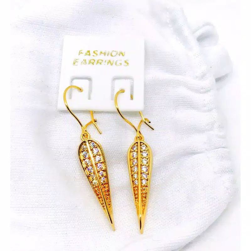 anting wanita //anting gantung //anting permata//anting jepit //perhiasan//anting