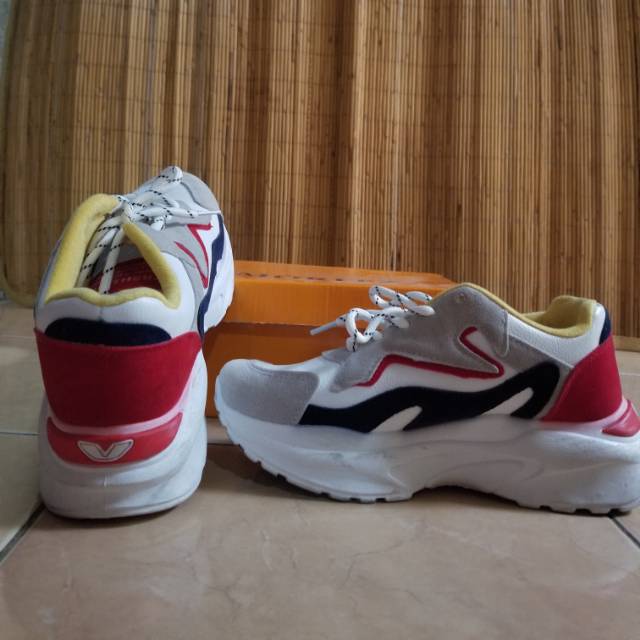 PRELOVED Sneakers St.Moritz