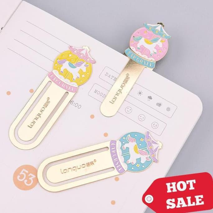 

BEST SELLER Pony Carousel Metal Bookmark Pembatas Kertas Halaman Buku Bentuk Unik TERJAMIN