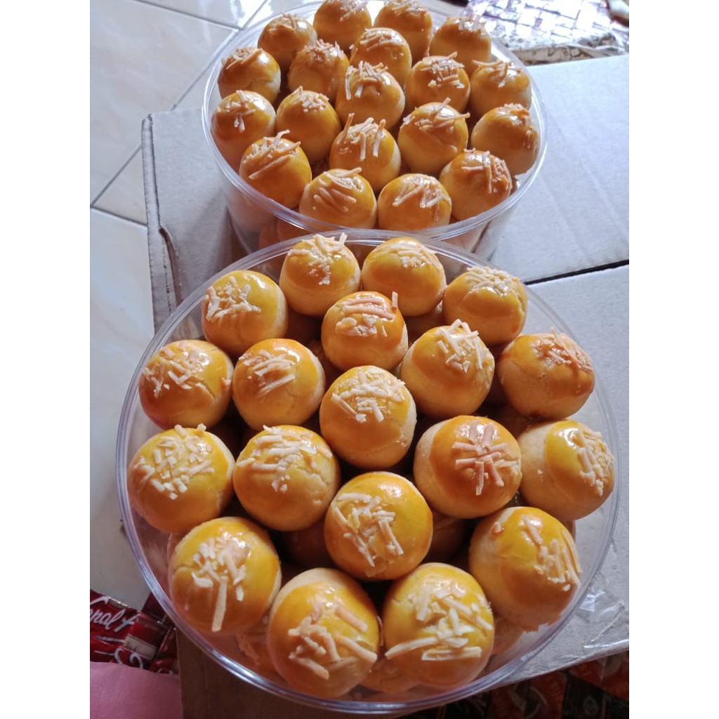 

Kue/Roti Lebaran NASTAR Topping Keju Isi Selai Nanas 500 Gr