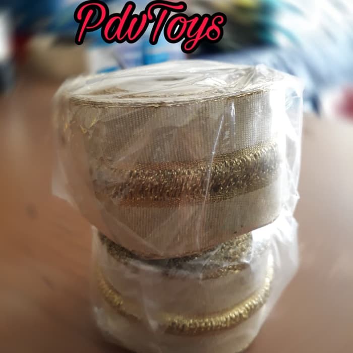 

Dijual Hiasan Ornamen Natal Pita Kain Emas Motif Renda Gold Glitter Roll Murah