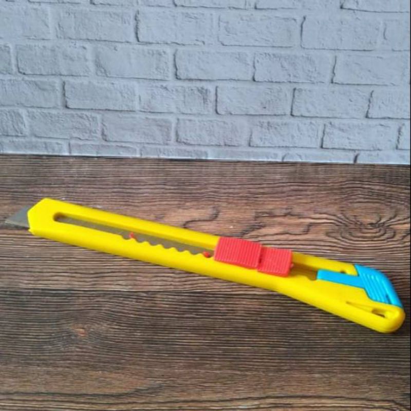 

Cutter Kecil Alat Tulis Kantor