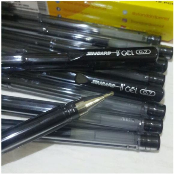 

Pulpen / Pen Standard B'Gel Hitam ( 0.7mm )