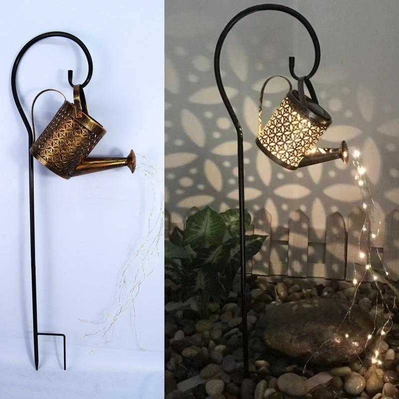 Lampu dekorasi taman 26x11x13 cm (Ukuran Besar) tenaga surya material besi solar panel lampu tancap taman minimalis modern unik kebun anti air outdoor Solar Watering Can Light Hanging Kettle Lantern Light Waterproof Garden Decor Metal Retro Lamp