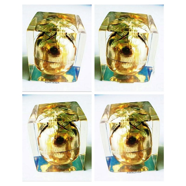 

KOLEKSI BARANG ANTIK APEL GOLD DAUN 5,7,9,11