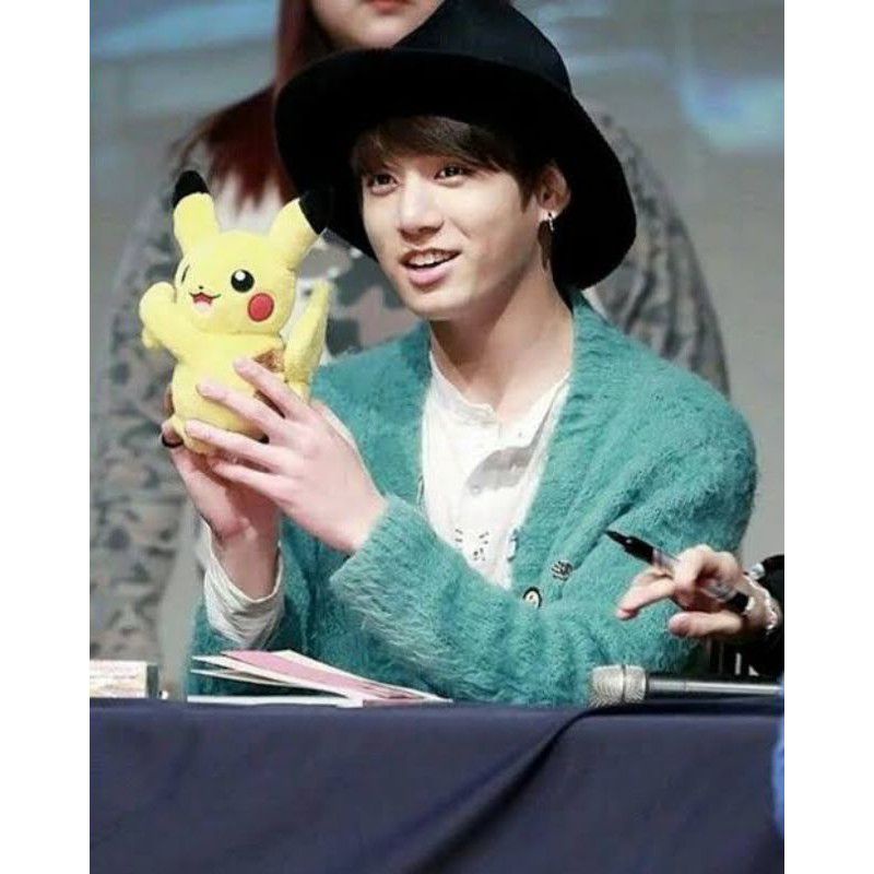 Boneka pikachu / Jungkook BTS Pikachu / BTS