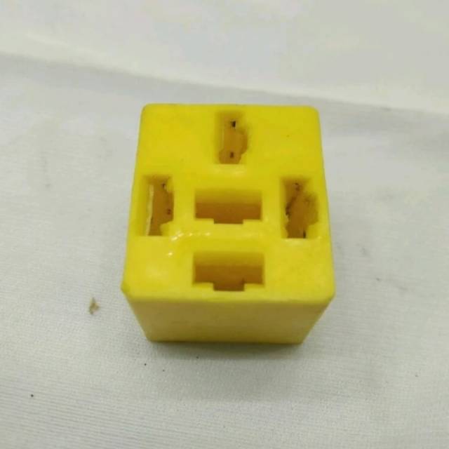 Soket relay hella kaki 4 dan 5