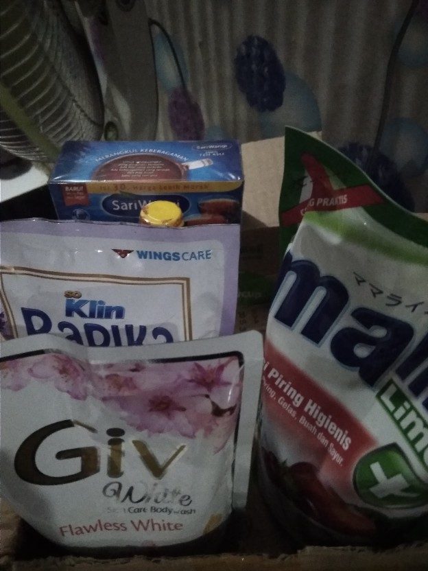 So Klin Rapika Pelicin Pakaian Pouch 400ml