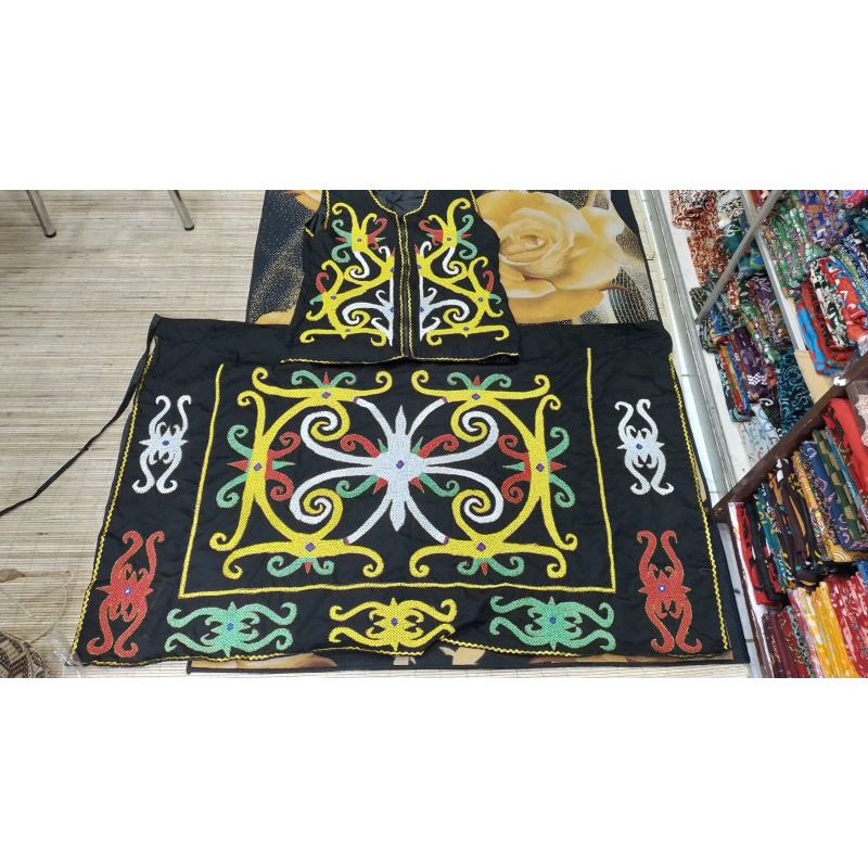pakaian baju kostum adat dayak rompi dayak kain dayak kain manik kostum adat tari karnaval budaya ga
