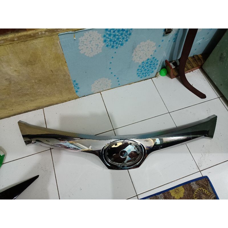 hood moulding calya facelift