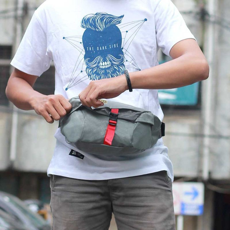 New Arrival Tas Salempang Pinggang Pria Slingbag Original Distro Premium Terbaru Waterproof Anti Air