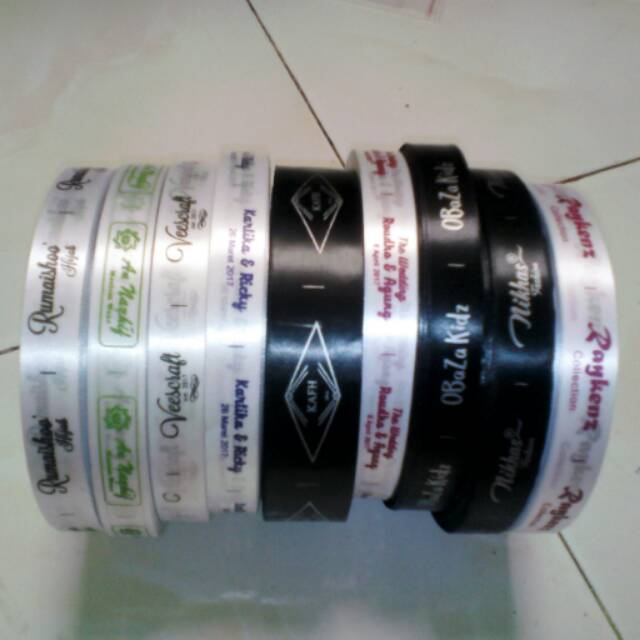 

Label baju satin sablon 1 roll besar