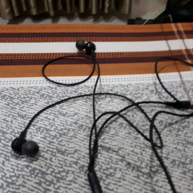 Headset JBL (Bekas)