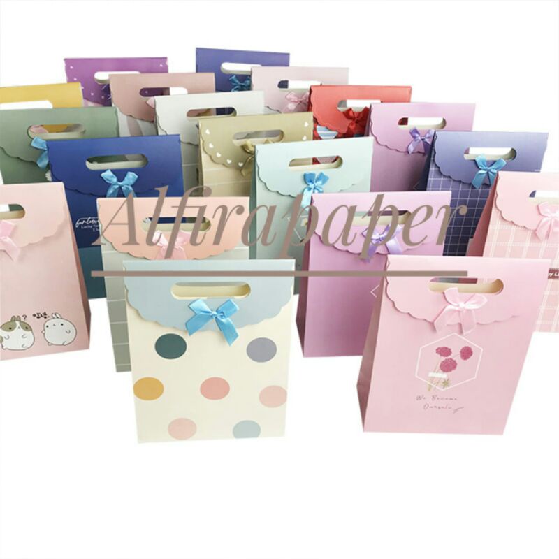 

Paper Bag Kado Ulang Tahun Large 24x 10,5 x 32cm