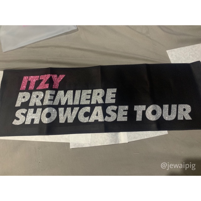 ITZY OFFICIAL LIMITED MERCH FROM ITZYSHOWCASEinJKT OFFICIAL SLOGAN