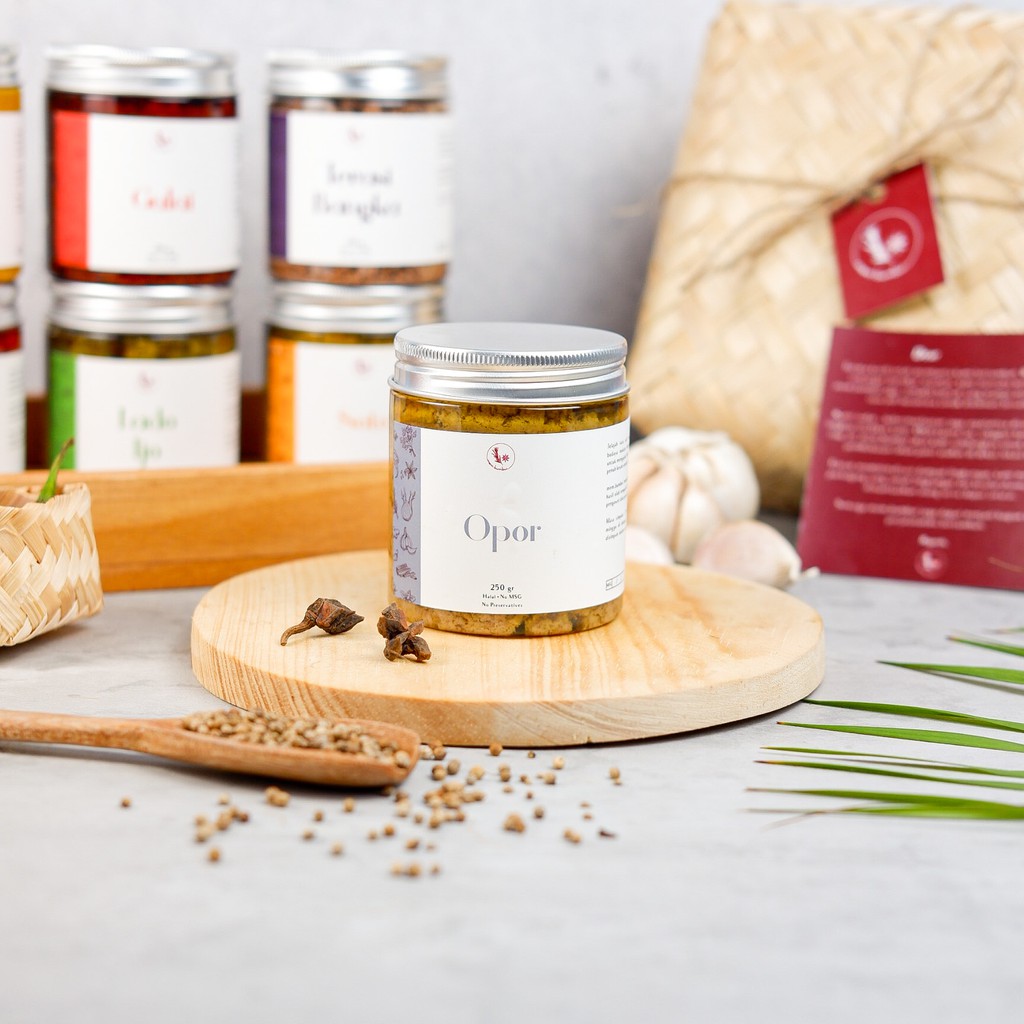 

Bumbu Opor Non MSG 250gr MEMBUBUI