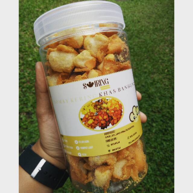 

Siomay kering rasa salted egg (telor asin)
