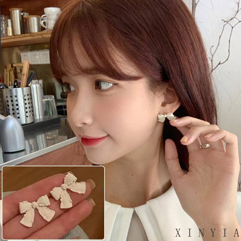 Anting Stud Desain Ikatan Simpul Bahan Alloy Untuk Wanita