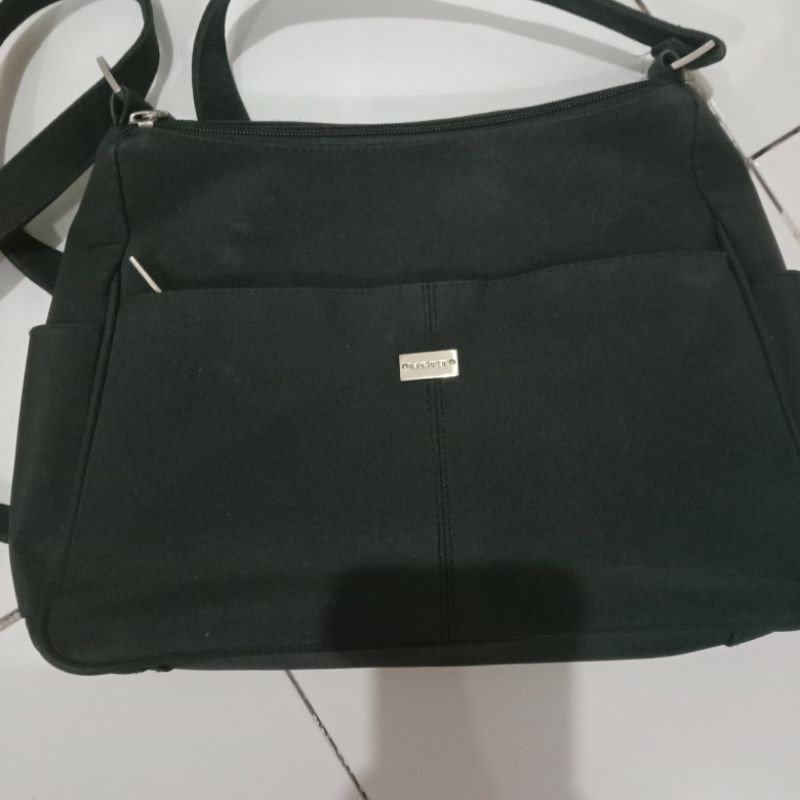 tas sling hitam uget