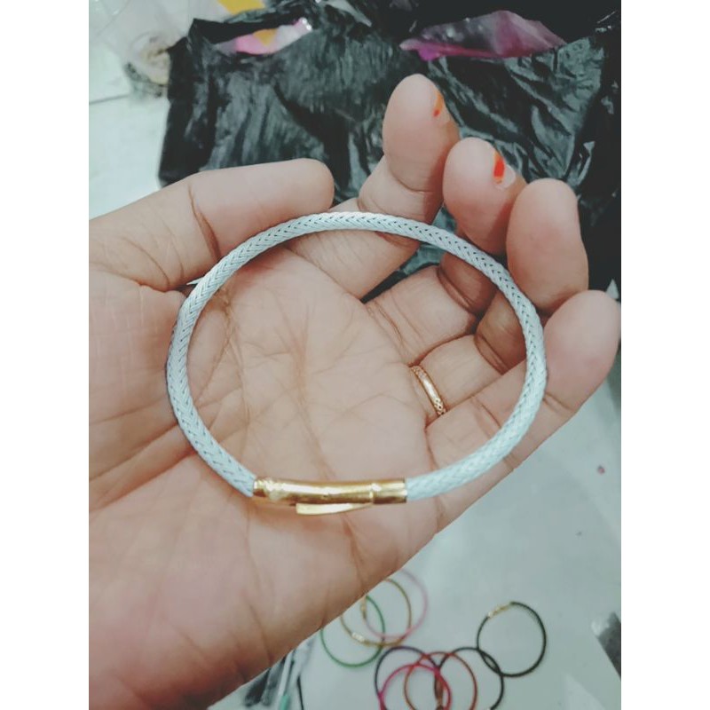 gelang tali kuncian tombol(pencetan)/gelang tali waterproof/gelang kawat anti air 3mm (free 2karet)