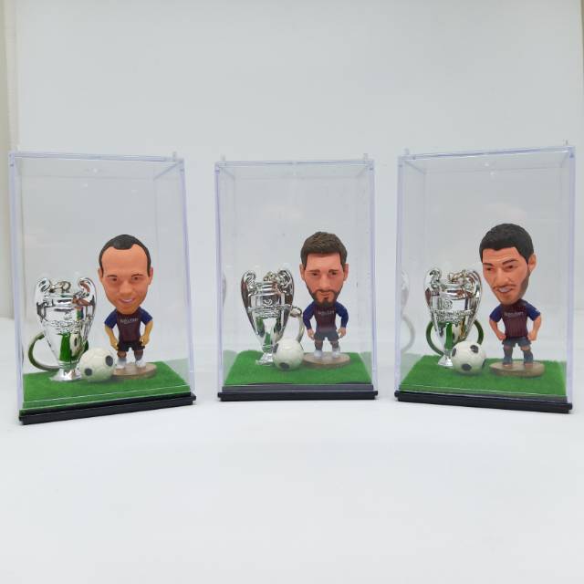 Exclusive Miniatur Messi, Iniesta, Suarez Barcelona + Trophy UCL + Box Display