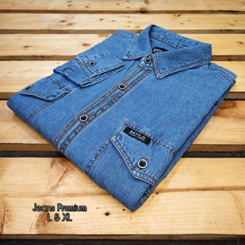 kemeja denim pria