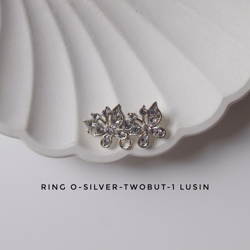 1 Lusin / 12 Pcs Bros Dagu Ring O Lusinan Part 3 Bros Dagu Warna Silver Bros Mini Bros Kecil Bros Jilbab Bros Hijab Bros Daily Bros Simple Bros Lucu Bros Imut Bros Cewek Bros Pin Bros Tuspin Bros Pin Brooch Korean Style Bros Bahan Bros Juntai Bahan Bros-O-SILVER-TWOBUT-1LSN