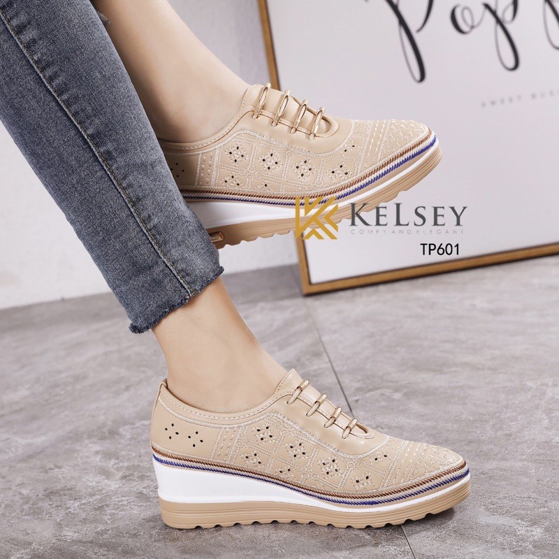 Kelsey Sepatu Wedges Wanita TP601