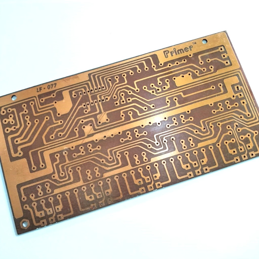 PCB - ONE IC EQUALIZER . LF 077