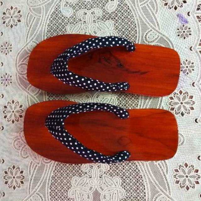 Bakiak wanita/sandal kayu wanita