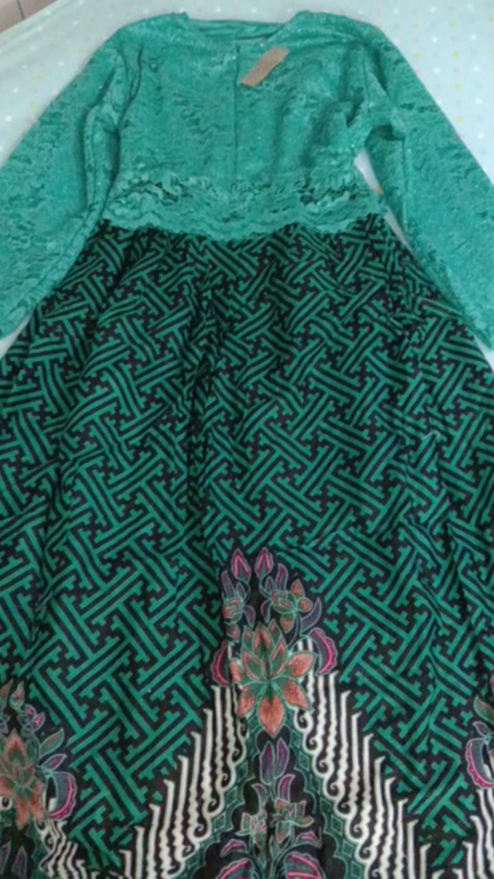 Nayaka Batik-couple Sarah Tille Slendang Payet Mutiara Lengan Panjang Termurah | Anjella Hauw Couple