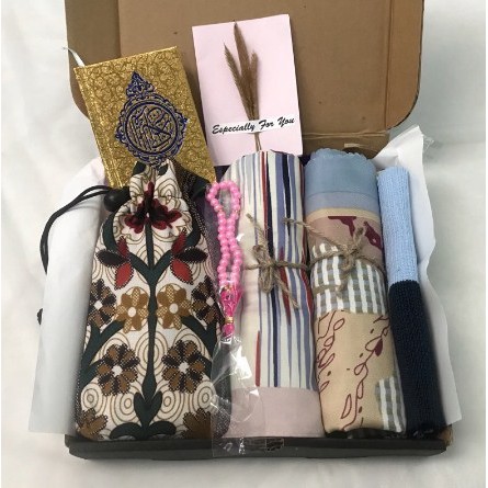 

Flash Sale Hampers islami/Kado pernikahan/kado pernikahan islami