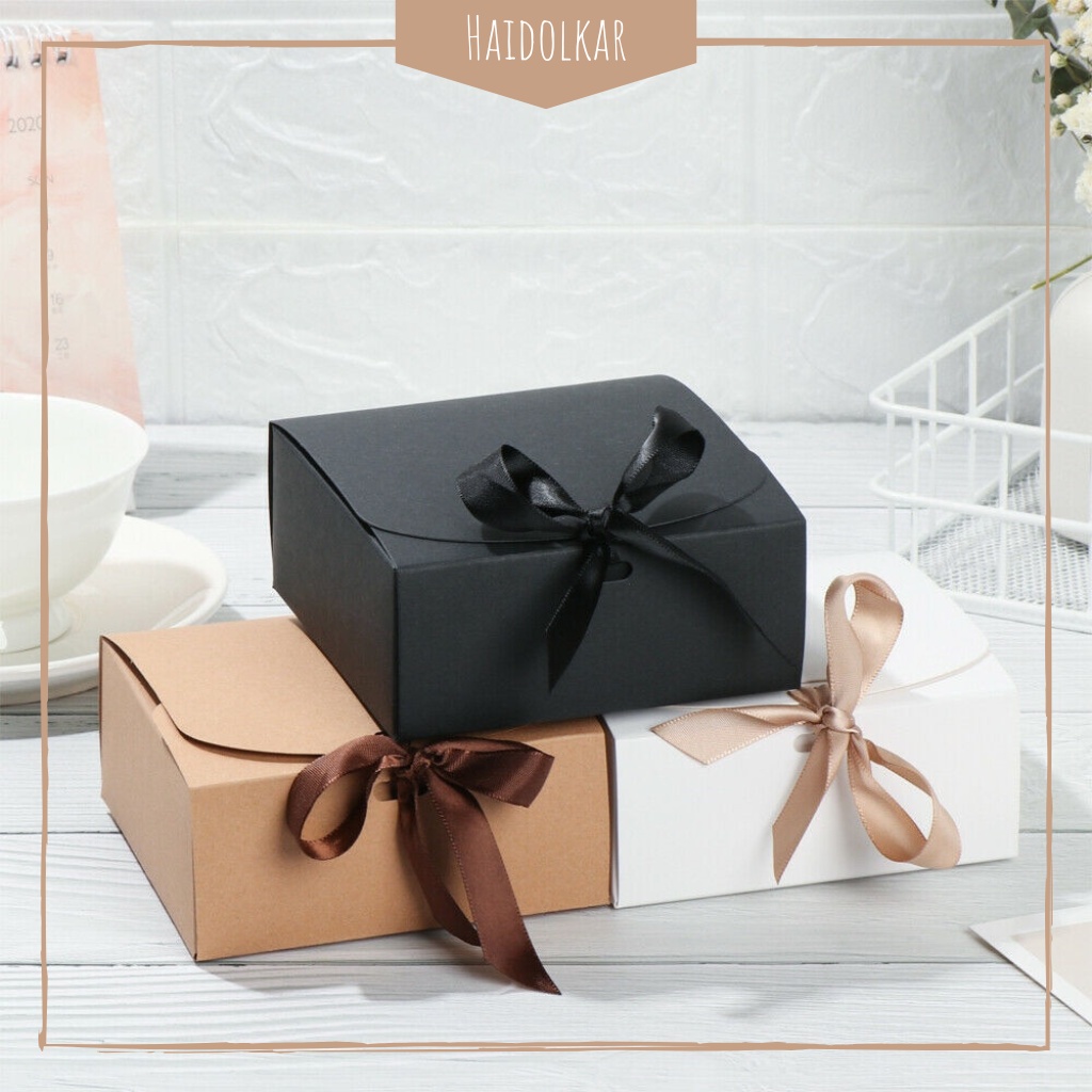 

Kotak kado 16,5 cm kotak hampers kotak souvenir kotak baju kotak bingkisan kue kotak serba guna