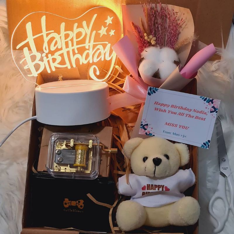 

Hampers Kotak Musik Lagu Happy Birthday