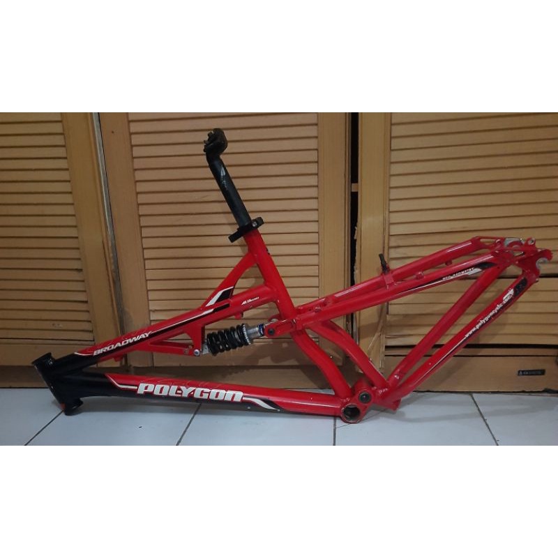 Frame Polygon broadway