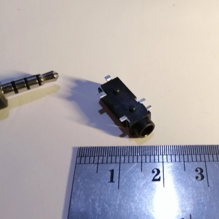 Jual Soket Audio 3.5mm 5 pin smd socket body audio trrs mini akai 3,5 ...