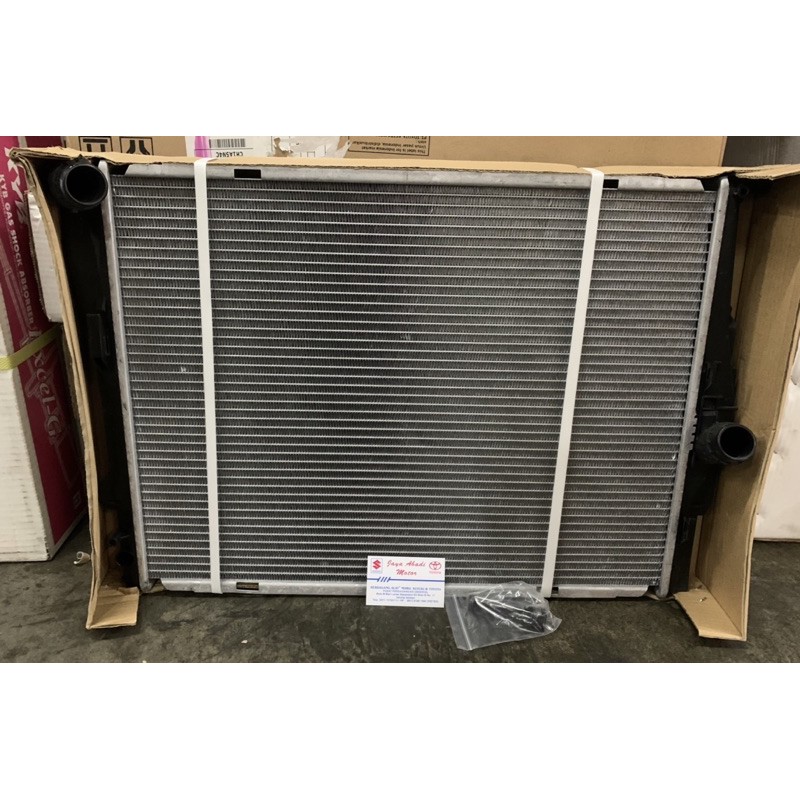 Radiator BMW E90 320i 2005 - 2012 imitasi