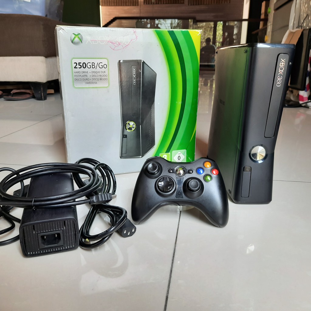 Xbox slim. Xbox 360 Slim. Xbox 360 250gb. Икс бокс 360 слим 250 ГБ. Xbox 360 Slim e.