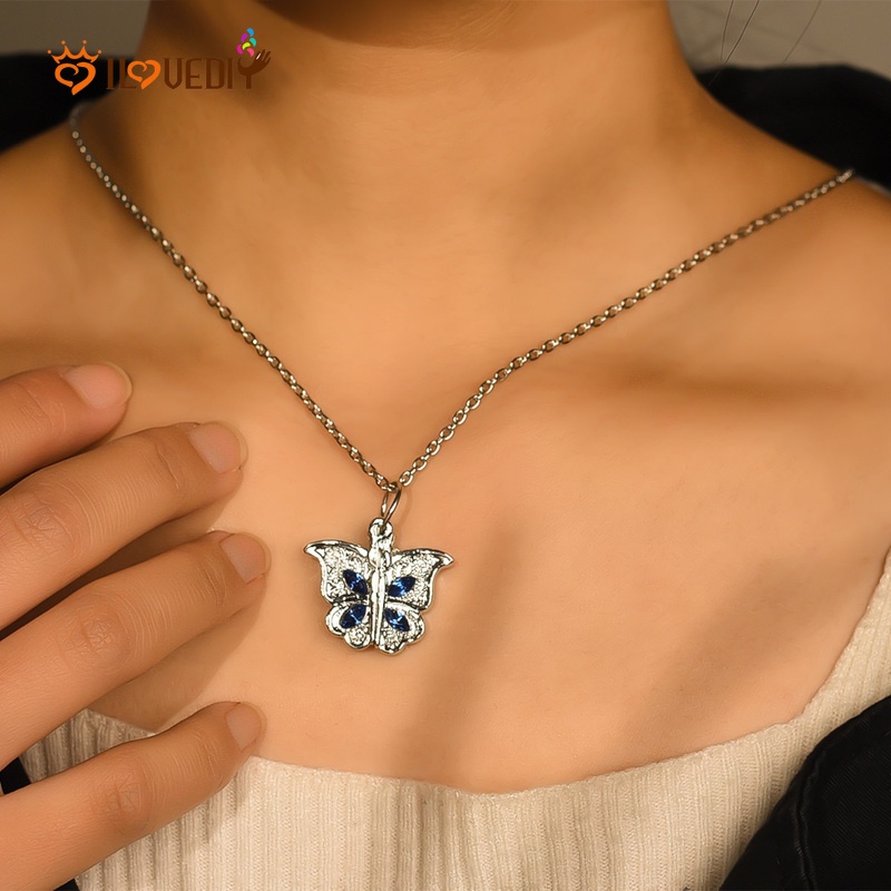 Kalung Liontin Kupu-Kupu I Love You Hias Kristal Zircon Dapat Dibuka Untuk Wanita