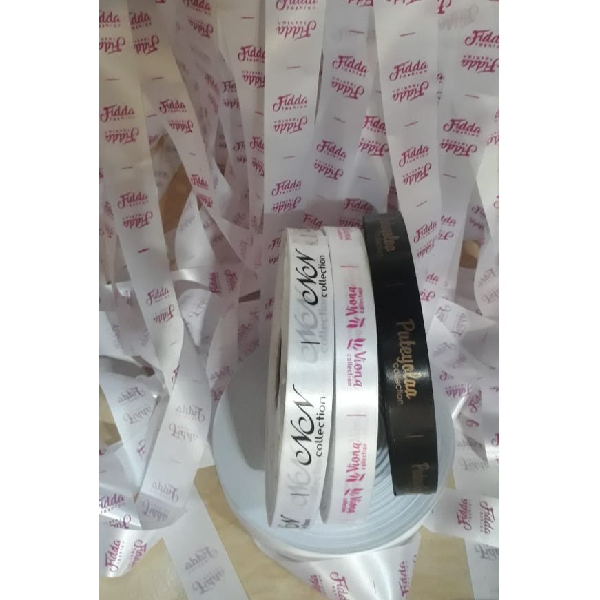 

Label Baju Label Hijab [180 Meter] atau Label Satin Roll Besar (uk 1cm, 2cm, 3cm)