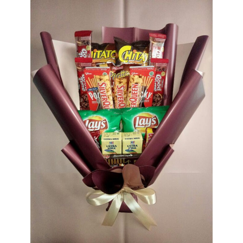 

REQUEST Bucket snack/bucket makanan/kado wisuda/kado ulang tahun/kado valentine