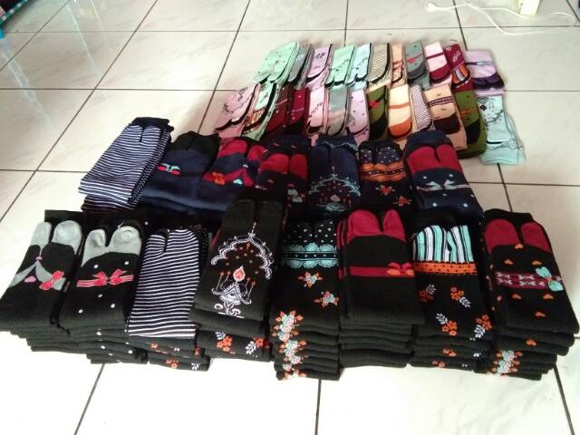 Kaos Kaki Jempol Wanita Muslimah Motif Dewasa Mix, Motif Random (Size L, Panjang, Tapak Hitam,Murah)