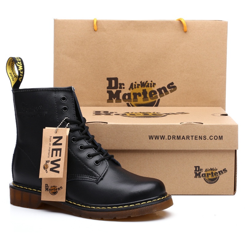 DR klasik 8-hole Martin Sepatu Pria Sepatu 1460 Beberapa Kulit [UNK]pendek[UNK] Sepatu dengan Plush 