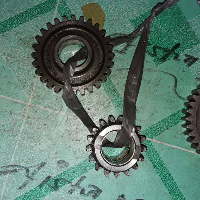 Rasio FIZ  R  bahan racing mata  16...28..gigi persnelleng 2