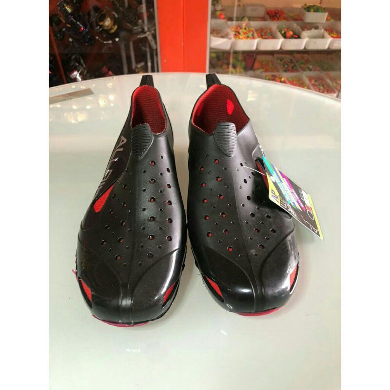 SEPATU MANCING ANTI SLIP