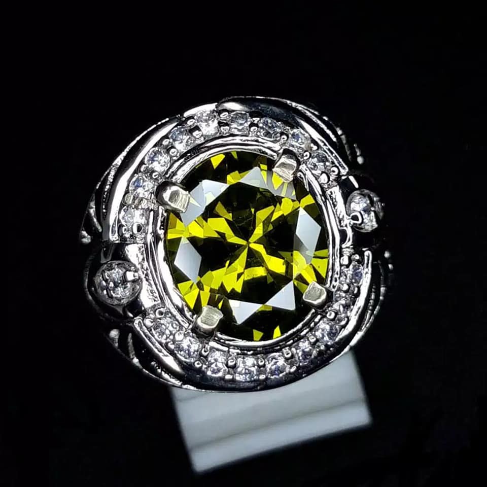 Cincin Pria Batu Green Cubic Zirconia Top Luster