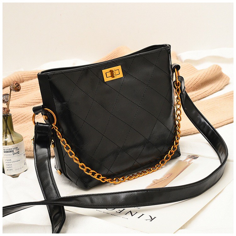 More584 Tas Selempang Kasual Wanita Olivia Woman Slingbag PU Import / slempang remaja